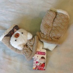 Adorable bear cub fingerless gloves NWT
